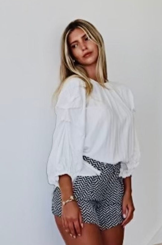 ROMANCE Top