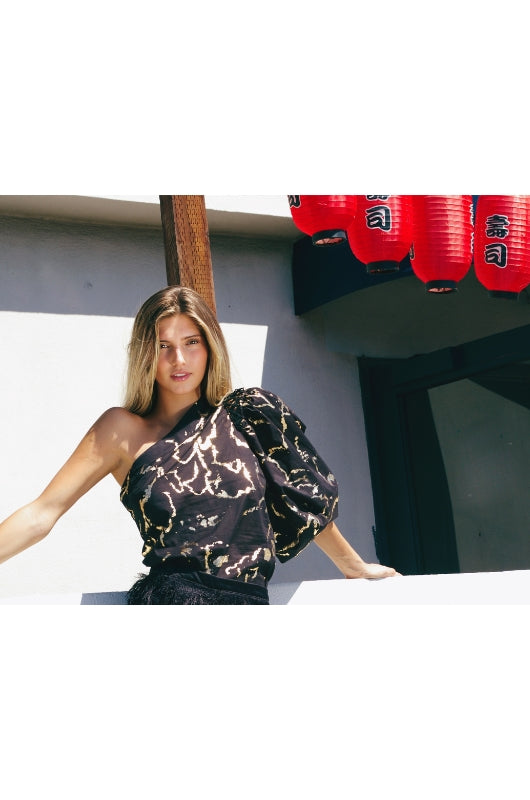 SAVANAH Bold Gold One-Shoulder Top