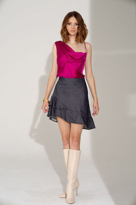 Short denim skirt with ruffle